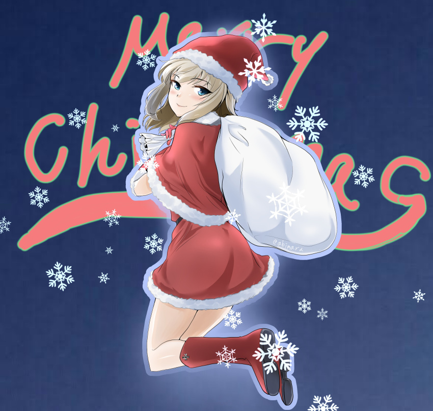 1girl abimaru_gup absurdres alternate_costume background_text bangs blue_eyes boots capelet christmas closed_mouth commentary dress english_text eyebrows_visible_through_hair floating from_side fur-trimmed_capelet fur-trimmed_dress fur_trim girls_und_panzer hat highres holding holding_sack itsumi_erika legs_up looking_at_viewer medium_hair merry_christmas over_shoulder red_capelet red_dress red_footwear red_headwear sack santa_dress santa_hat short_dress silver_hair smile snowflakes solo twitter_username