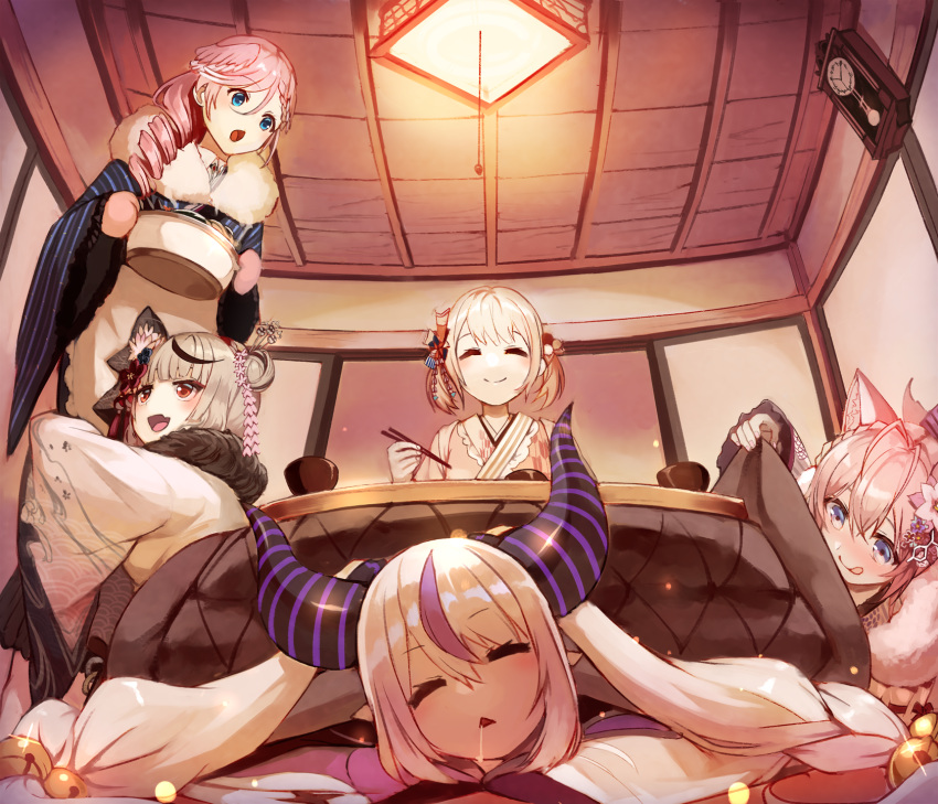 5girls :&lt; :d :q ^_^ animal_ears bell blonde_hair bowl ceiling_light chopsticks clock closed_eyes closed_mouth commentary_request demon_horns drill_hair drooling fang flower grey_hair hair_bell hair_bun hair_flower hair_ornament hakui_koyori highres hololive holox horns hug indoors japanese_clothes jingle_bell kazama_iroha kimono kotatsu la+_darknesss licking_lips long_hair lying multicolored_hair multiple_girls on_stomach parted_lips pink_hair pot purple_hair sakamata_chloe saliva sitting smile standing streaked_hair sue_(bg-bros) table takane_lui tongue tongue_out triangle_mouth twintails under_kotatsu under_table very_long_hair virtual_youtuber white_hair