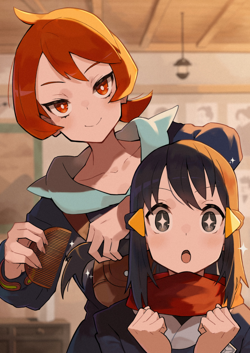 +_+ 2girls ahoge akari_(pokemon) arezu_(pokemon) bangs black_eyes black_hair black_kimono blush ceiling_light clenched_hands closed_mouth collarbone comb combing commentary_request eyebrows_visible_through_hair hair_ornament hairclip highres indoors japanese_clothes katsu_(katsupainter) kimono multiple_girls pokemon pokemon_(game) pokemon_legends:_arceus red_eyes red_hair red_scarf scarf short_hair smile sparkle sparkling_eyes upper_body