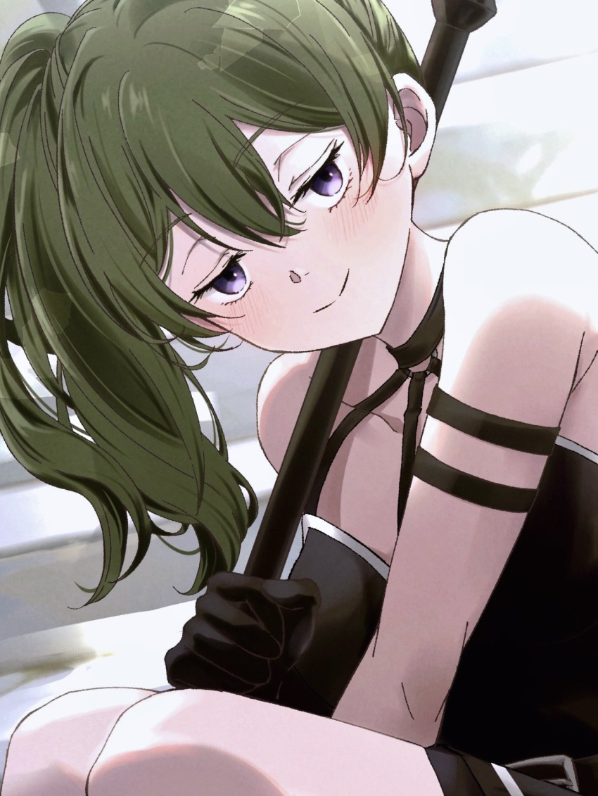 1girl arm_strap belt belt_buckle black_belt black_dress black_gloves blush breasts buckle closed_mouth collarbone commentary_request double-parted_bangs dress eyelashes gloves green_hair hair_between_eyes highres holding holding_staff long_bangs long_hair looking_at_viewer looking_to_the_side mage_staff omichi_1219 purple_eyes side_ponytail sleeveless sleeveless_dress smile solo sousou_no_frieren staff thighs turning_head ubel_(sousou_no_frieren)