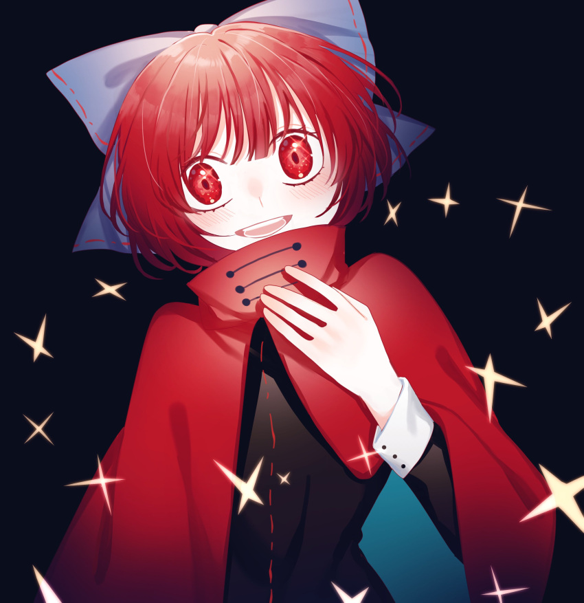 1girl absurdres bangs black_background blue_bow bow cape cloak dullahan eyebrows_visible_through_hair hair_bow highres long_sleeves looking_at_viewer open_mouth red_cloak red_eyes red_hair sekibanki short_hair solo star_(symbol) toraneko_2 touhou