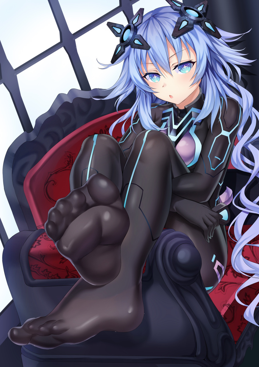 1girl absurdres bangs black_legwear blue_eyes bodysuit breasts hair_between_eyes headgear highres long_hair looking_at_viewer neptune_(series) next_purple no_shoes power_symbol purple_hair purple_heart sitting skin_tight solo symbol-shaped_pupils weapon xo_(xo17800108)