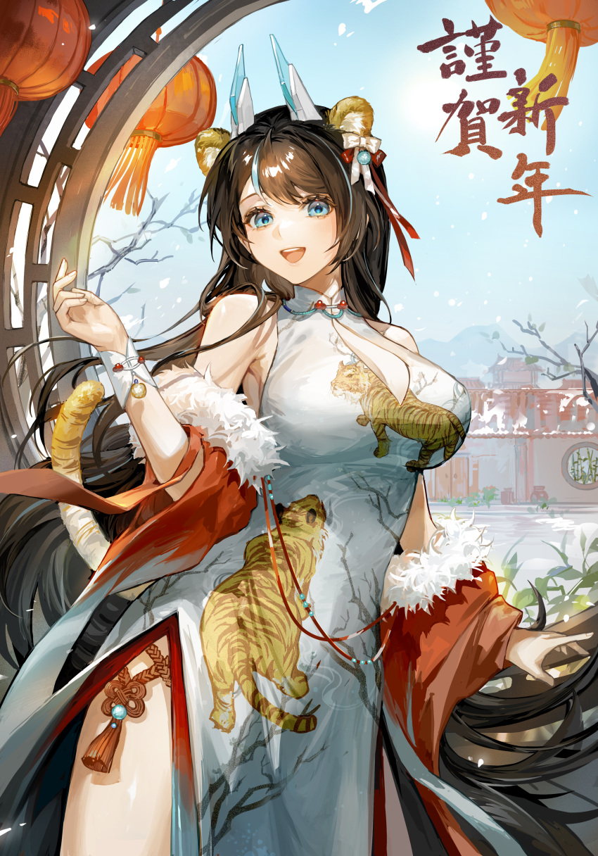 1girl :d absurdres animal_ear_fluff animal_ears animal_print bangs bare_shoulders blue_eyes breasts brown_hair character_request china_dress chinese_clothes cleavage_cutout clothing_cutout commentary_request cowboy_shot day detached_sleeves dress eyebrows_behind_hair fur-trimmed_sleeves fur_trim hand_up highres horns lantern large_breasts long_hair multicolored_hair open_mouth outdoors paper_lantern red_sleeves side_slit silver_hair sleeveless smile snow snowing solo standing streaked_hair sun sunlight swept_bangs tail teeth thighs tiger_ears tiger_print tiger_tail upper_teeth virtual_youtuber winter xi_liu