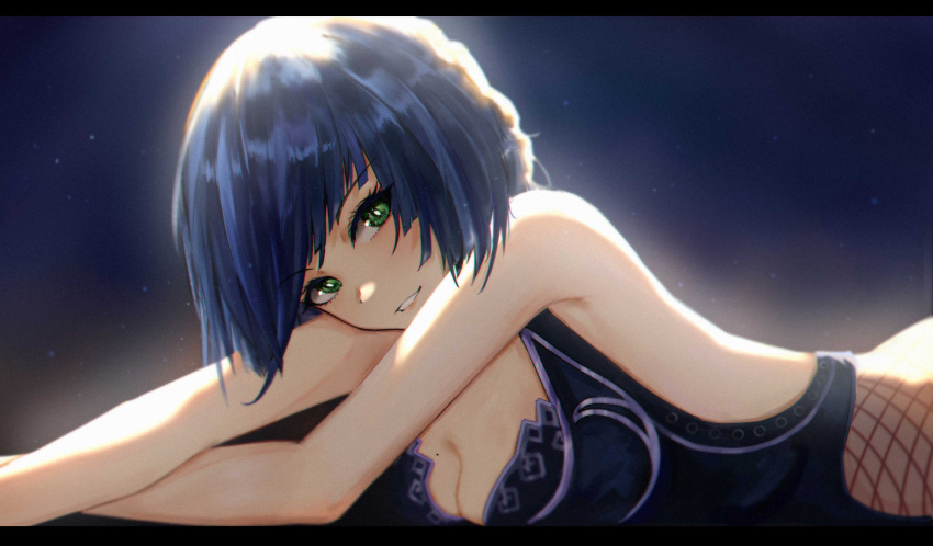 1girl absurdres bangs bare_arms bare_shoulders blue_hair breasts cleavage commentary genshin_impact green_eyes grin highres large_breasts looking_at_viewer lying mole mole_on_breast niuy on_stomach parted_lips short_hair sleeveless smile solo upper_body yelan_(genshin_impact)