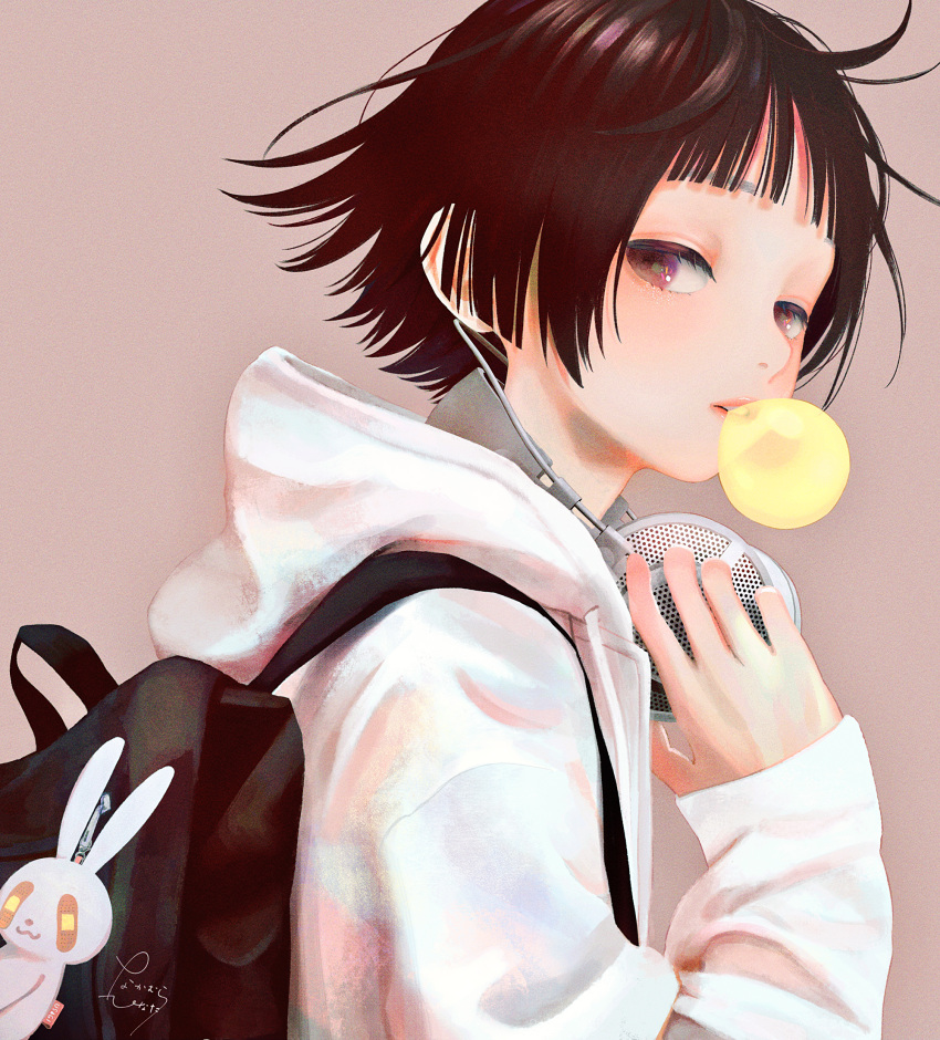 1girl backpack bag black_bag black_hair brown_background brown_eyes bubble_blowing chewing_gum film_grain headphones highres holding holding_headphones hood hoodie looking_at_viewer nakamura_hinata original parted_lips short_hair signature simple_background solo strap stuffed_animal stuffed_rabbit stuffed_toy teeth upper_teeth_only white_hoodie