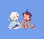  2boys :d bangs blue_background blush brown_hair clenched_hand closed_eyes commentary_request eyelashes goh_(pokemon) grey_shirt hand_up highres horace_(pokemon) laughing lower_teeth male_focus multiple_boys notice_lines open_mouth pokemon pokemon_(anime) pokemon_swsh_(anime) shirt short_hair simple_background smile soulubles spanish_commentary teeth tongue white_hair 