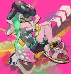  1girl aqua_hair black_shorts full_body gas_mask green_eyes grey_shirt hand_on_own_knee inkling inkling_girl inkling_player_character koike3582 long_hair mask mask_on_head multicolored_footwear multicolored_hair pink_hair pointy_ears shirt shoes short_sleeves shorts sitting sneakers solo splatoon_(series) t-shirt tentacle_hair two-tone_hair very_long_hair 