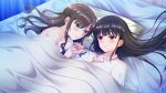  2girls bangs bed_sheet black_hair blunt_bangs braid breasts brown_hair cleavage closed_mouth collarbone eye_contact floating_hair game_cg green_eyes himitsu_no_kiss_wa_amaku_yasashiku izuho_konami long_hair looking_at_another lying medium_breasts multiple_girls on_back on_side pillow rangu red_eyes serizawa_ema shiny shiny_hair shirt smile straight_hair under_covers upper_body very_long_hair yellow_shirt yuri 