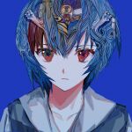  1girl ayanami_rei blue_background blue_hair closed_mouth eva_00 highres looking_at_viewer mecha multicolored_hair neon_genesis_evangelion red_eyes red_hair robot school_uniform science_fiction short_hair simple_background solo tokyo-3_middle_school_uniform yadu_nadu 