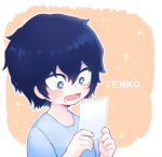  1boy black_hair blue_eyes blue_shirt boku_no_hero_academia character_name child commentary_request hair_between_eyes highres holding holding_paper inukai_(inuuowoukai) male_child male_focus mole mole_under_mouth open_mouth orange_background outline paper shigaraki_tomura shirt short_hair simple_background solo sparkle star_(symbol) upper_body white_outline younger 