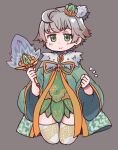  1girl aisha_(sennen_sensou_aigis) bangs brown_hair clenched_hand cropped_legs dress es_(eisis) feather_fan fur_trim green_dress green_eyes green_robe grey_background grey_hair hand_fan highres holding holding_fan multicolored_hair open_clothes open_robe robe sennen_sensou_aigis simple_background smile solo thighhighs white_thighhighs wide_sleeves 