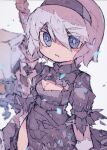  1girl black_dress black_hairband blue_eyes blurry blurry_background breasts chibi cleavage colored_eyelashes cowboy_shot dress hair_between_eyes hairband high_collar highres looking_at_viewer medium_breasts mole mole_under_mouth nier_(series) nier_automata pod_(nier_automata) puffy_sleeves short_hair side_slit tomatoaaa white_background white_hair yorha_no._2_type_b 