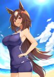  1girl animal_ears bare_arms bare_shoulders blue_one-piece_swimsuit blue_sky breasts brown_hair cloud commentary_request covered_navel day hand_on_hip highres horizon horse_ears horse_girl horse_tail large_breasts long_hair looking_at_viewer multicolored_hair ocean one-piece_swimsuit outdoors parted_lips sakikumo_(sakumo) sirius_symboli_(umamusume) sky smile solo sun swimsuit tail two-tone_hair umamusume very_long_hair water white_hair 