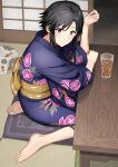  1girl ahoge barefoot black_hair blush floral_print hand_fan highres idolmaster idolmaster_(classic) idolmaster_million_live! indoors japanese_clothes kikuchi_makoto kimono looking_at_viewer obi on_floor paper_fan sash sitting smile solo tatami tsurui yukata 