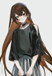  1girl :3 alban_knox bangs black_choker black_shirt blush brown_hair choker clothing_cutout crossed_bangs genderswap genderswap_(mtf) green_eyes grey_background grey_eyes grey_skirt heterochromia highres k00s long_hair long_sleeves looking_at_viewer nijisanji nijisanji_en pleated_skirt shirt shirt_tucked_in shoulder_cutout simple_background skirt smile solo very_long_hair virtual_youtuber 