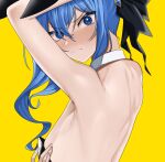  1girl 8851_(user_kpkf3322) angry animal_ears armpits back backless_outfit bare_back blue_eyes blue_hair blush flat_chest from_behind furrowed_brow hair_ribbon highres hololive hoshimachi_suisei looking_back medium_hair playboy_bunny rabbit_ears ribbon simple_background solo star_(symbol) star_in_eye symbol_in_eye upper_body virtual_youtuber yellow_background 