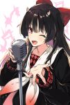  1girl ;d argyle azur_lane bangs black_cardigan black_hair bow cardigan fang fingernails hair_between_eyes hair_bow hands_up horns long_sleeves looking_at_viewer microphone microphone_stand musical_note one_eye_closed oni_horns open_mouth plaid red_bow red_eyes sailor_collar sakawa_(azur_lane) simple_background small_horns smile solo white_background white_sailor_collar youhei_64d 
