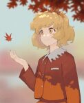  1girl aki_shizuha autumn autumn_leaves blonde_hair blurry blurry_background buttons closed_mouth collared_shirt commentary dappled_sunlight falling_leaves flat_chest hair_ornament hand_up highres leaf leaf_hair_ornament light_blush long_sleeves maple_leaf marker_(medium) red_shirt shiratama_(hockey) shirt short_hair skirt skirt_set smile solo sunlight tareme touhou traditional_media upper_body wing_collar yellow_eyes 