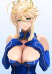  1girl ahoge artoria_pendragon_(fate) artoria_pendragon_(lancer)_(fate) bangs blonde_hair blush breasts cleavage crown fate/grand_order fate_(series) gloves green_eyes highres huge_breasts leotard long_hair looking_at_viewer saber sidelocks simple_background sleeveless sleeveless_turtleneck sleeveless_turtleneck_leotard smile solo turtleneck turtleneck_leotard upper_body yamaneko_(tkdrumsco) 