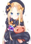  abigail_williams_(fate/grand_order) bangs black_bow black_dress black_hat blonde_hair blue_eyes blush bow commentary_request crossed_arms dress fate/grand_order fate_(series) forehead hair_bow hat holding holding_stuffed_animal kanitama long_hair long_sleeves looking_at_viewer object_hug orange_bow parted_bangs ribbed_dress saint_quartz sleeves_past_fingers sleeves_past_wrists solo sparkle stuffed_animal stuffed_toy teddy_bear 