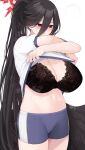  1girl black_bra black_hair black_wings blue_archive blue_shorts bra breasts cleavage closed_mouth clothes_lift cowboy_shot gym_uniform hair_between_eyes halo hasumi_(blue_archive) hasumi_(gym_uniform)_(blue_archive) highres large_breasts lifted_by_self long_hair momoiro_lettuce navel red_eyes shirt shirt_lift short_sleeves shorts simple_background solo underwear very_long_hair white_background white_shirt wings 