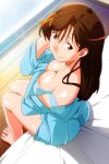  1girl bangs barefoot breasts brown_eyes brown_hair cleavage from_above hand_to_head kurihara_mari large_breasts lens_flare long_hair looking_at_viewer non-web_source official_art on_bed perspective photoshop_(medium) shiny shiny_skin sitting smile solo strap_slip super_real_mahjong tanaka_ryou wooden_floor 