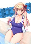  1girl absurdres akb49_renai_kinshi_jourei arena_(company) blonde_hair blush bow breasts brown_eyes cleavage closed_mouth competition_swimsuit cosplay hair_bow highres kanojo_okarishimasu large_breasts mizuhara_chizuru one-piece_swimsuit plaid plaid_bow pool sitting smile solo swimsuit tong_shui urakawa_minori urakawa_minori_(cosplay) 