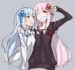  2girls ayakura_juu bangs blue_hair blunt_bangs blush grin hair_ornament kotonoha_akane kotonoha_aoi long_hair long_sleeves multiple_girls open_mouth pink_hair red_eyes siblings sidelocks sisters smile synthesizer_v voiceroid 