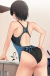  1girl amagami apron ass black_hair black_one-piece_swimsuit blue_apron brown_eyes competition_swimsuit cowboy_shot from_behind highres leaning_forward looking_at_viewer looking_back nanasaki_ai one-piece_swimsuit short_hair signature solo swimsuit two-tone_swimsuit yoo_tenchi 