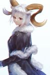  1girl aiv animal_ears arknights black_jacket carnelian_(arknights) closed_mouth commentary_request fur_collar horns jacket long_sleeves looking_at_viewer looking_to_the_side red_eyes simple_background smile solo upper_body white_background white_hair 