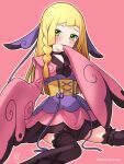  1girl bangs blonde_hair blush braid commentary_request cosplay eyelashes green_eyes hand_up highres japanese_clothes kimono kinocopro lillie_(pokemon) long_hair looking_at_viewer outline parted_lips pink_background pink_kimono pokemon pokemon_(game) pokemon_sm pokemon_xy purple_ribbon ribbon sash sitting smile solo thighhighs twin_braids twitter_username valerie_(pokemon) valerie_(pokemon)_(cosplay) watermark yellow_sash 