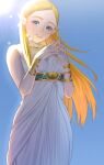  1girl blonde_hair bracelet breasts commentary_request dress green_eyes grin hair_behind_ear highres jewelry jimaku lens_flare long_hair pointy_ears princess_zelda small_breasts smile solo steepled_fingers strapless strapless_dress the_legend_of_zelda the_legend_of_zelda:_breath_of_the_wild triforce upper_body white_dress 