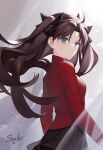  black_skirt blue_eyes brown_hair fate_(series) highres long_hair long_sleeves pleated_skirt siya_ho skirt tohsaka_rin two_side_up 