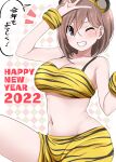  1girl animal_ears bandeau breasts checkered_background chinese_zodiac cleavage fake_animal_ears grin hairband happy_new_year highres ikari_manatsu kamihira_mao kotoyoro large_breasts leg_up navel new_year one_eye_closed original scrunchie shorts smile solo tiger_ears tiger_stripes v wrist_scrunchie year_of_the_tiger yellow_bandeau yellow_shorts 