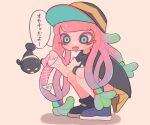  1girl bracelet clownfish colored_eyelashes fish green_eyes green_hair harmony&#039;s_clownfish_(splatoon) harmony_(splatoon) hat highres iguana1525881 jewelry multicolored_eyes multicolored_hair pink_hair purple_eyes shirt skirt speech_bubble splatoon_(series) splatoon_1 splatoon_3 tentacle_hair translation_request tropical_fish two-tone_hair yellow_skirt 