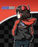  1girl black_hoodie bow brown_eyes brown_hair checkered_background closed_mouth cookie_(touhou) cowboy_shot expressionless formula_one frilled_hair_tubes frills from_behind grey_pants hair_bow hair_tubes hakurei_reimu hood hood_down hoodie looking_at_viewer looking_back maru_(cookie) marussia medium_bangs mgrm_ysnr outline pants pun raglan_sleeves red_bow red_hoodie short_hair sidelocks solo touhou two-tone_hoodie white_outline 