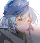  1boy arknights beret blue_hair blue_headwear closed_mouth gradient_background grey_background hat highres hood hood_up lan2546426 looking_at_viewer male_focus mizuki_(arknights) pink_eyes smile solo tilted_headwear upper_body white_background 