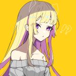  !? 1girl bare_shoulders blonde_hair blunt_bangs colored_inner_hair commentary_request hair_over_one_eye highres long_hair looking_at_viewer multicolored_hair off-shoulder_sweater off_shoulder original purple_eyes purple_hair shigure_(rinky_creater) sidelocks simple_background solo sweater upper_body yellow_background 