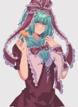  1girl closed_mouth commentary dress frilled_ribbon frills front_ponytail green_eyes green_hair grey_background hair_ribbon highres kagiyama_hina looking_at_viewer medium_hair moonii_desu red_dress red_ribbon ribbon short_sleeves simple_background smile solo touhou upper_body 