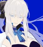  1girl black_bow blue_background blue_choker blue_eyes bow breasts choker cleavage closed_mouth fate/grand_order fate_(series) grey_hair hair_between_eyes hair_bow juer1004 lips long_hair looking_at_viewer medium_breasts morgan_le_fay_(fate) pink_lips ponytail sidelocks simple_background smile solo upper_body very_long_hair 