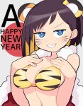  1girl animal_ears blue_eyes blush boku_no_kokoro_no_yabai_yatsu breasts bright_pupils brown_hair cape chinese_zodiac cleavage commentary_request facial_mark fur-trimmed_cape fur_trim grey_background grin happy_new_year hospital_king ichikawa_kana looking_at_viewer medium_breasts red_cape ringed_eyes short_bangs short_hair simple_background smile solo tiger_ears tiger_stripes upper_body whisker_markings white_pupils year_of_the_tiger 
