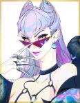  1girl border breasts cleavage closed_mouth collarbone earrings evelynn_(league_of_legends) eyeshadow gradient_hair grey_hair highres jewelry jian_tai_(cuoyu0) k/da_(league_of_legends) k/da_all_out_evelynn league_of_legends lipstick long_hair looking_at_viewer makeup multicolored_hair orange_border pink_lips purple_hair signature simple_background solo sunglasses two-tone_hair upper_body white_background yellow_eyes 