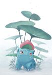  claws closed_mouth commentary_request fangs fangs_out highres ivysaur leaf looking_up momota_pix no_humans outdoors pokemon pokemon_(creature) rain solo water_drop 