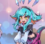  1girl :d black_hairband blue_hair cowboy_shot hairband happy k/da_neeko layered_sleeves league_of_legends leaning_forward lizard_tail long_hair long_sleeves looking_at_viewer multicolored_background navel neeko_(league_of_legends) official_alternate_costume orange_hair phantom_ix_row pink_background short_over_long_sleeves short_sleeves smile solo tail teamfight_tactics teeth upper_teeth_only yellow_eyes 