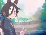  &gt;:) 1girl animal_ears black_hair black_jacket blush closed_mouth commentary_request day from_side grey_eyes hair_over_one_eye hand_up highres horse_ears jacket looking_at_viewer looking_to_the_side low_ponytail maru_(hachi_47923) multicolored_hair outdoors ponytail railing shirt smile solo tree two-tone_hair umamusume upper_body v v-shaped_eyebrows vodka_(umamusume) white_hair yellow_shirt 