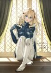  1girl arm_support blonde_hair blue_eyes bodysuit commission curtains fadingz full_body hair_between_eyes hair_ornament head_tilt highres indoors looking_at_viewer parted_lips plugsuit sitting skeb_commission solo translation_request violet_evergarden violet_evergarden_(series) window 