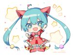  +_+ 1girl :d ahoge blue_eyes blue_hair blush_stickers chibi commentary dress fangs frilled_dress frills full_body hair_between_eyes hand_up hatsune_miku highres kneeling long_hair looking_at_viewer notice_lines pink_dress pink_thighhighs project_sekai puffy_short_sleeves puffy_sleeves short_sleeves signature simple_background smile sofra solo starry_background striped striped_dress symbol-only_commentary thighhighs twintails twitter_username vertical-striped_dress vertical_stripes very_long_hair vocaloid white_background wonderlands_x_showtime_miku 