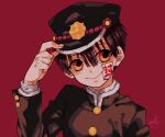  1boy artist_name black_hair black_headwear child commentary_request hair_between_eyes hanako_(jibaku_shounen_hanako-kun) hand_on_headwear hat highres jibaku_shounen_hanako-kun long_sleeves looking_at_viewer male_child male_focus red_background school_uniform simple_background smile solo suuri_0 upper_body 