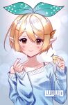  alternate_hair_length alternate_hairstyle aqua_bow blonde_hair blue_sweater blush bow brown_eyes commentary english_commentary hair_bow highres luwudco nijisanji nijisanji_en off-shoulder_sweater off_shoulder pointy_ears pomu_rainpuff short_hair smile sweater virtual_youtuber 