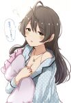  1girl ahoge alternate_hairstyle blue_pajamas blush breasts brown_hair cleavage collarbone dot_nose from_side green_eyes hair_between_eyes holding holding_pillow idolmaster idolmaster_million_live! idolmaster_million_live!_theater_days jewelry large_breasts light_brown_hair long_sleeves looking_at_viewer messy_hair necklace no_bra pajamas parted_lips pillow polka_dot polka_dot_pajamas sakuramori_kaori short_hair simple_background sinobu0425 sleepy solo speech_bubble upper_body white_background 